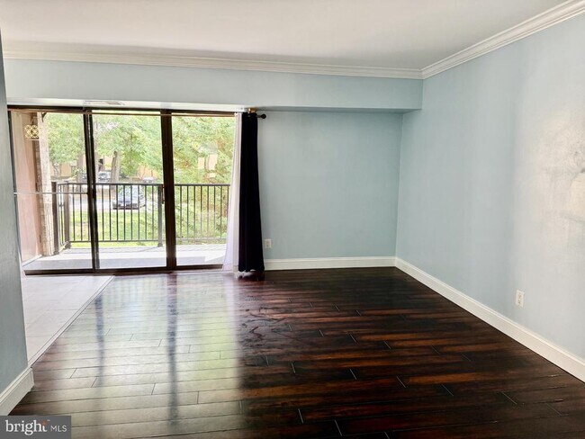 Building Photo - 2255 Castle Rock Square