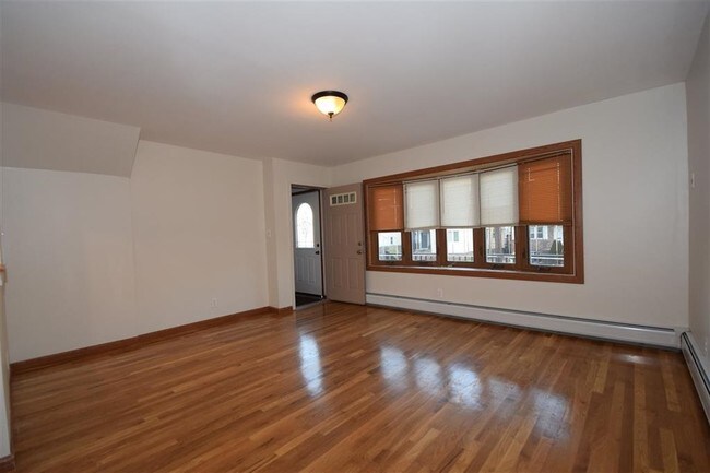 Building Photo - 47 Trask Ave