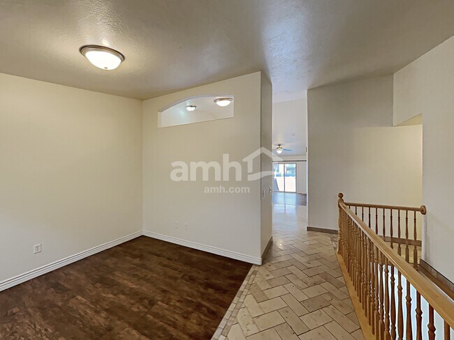 Foto del edificio - 712 N Stonne Lane