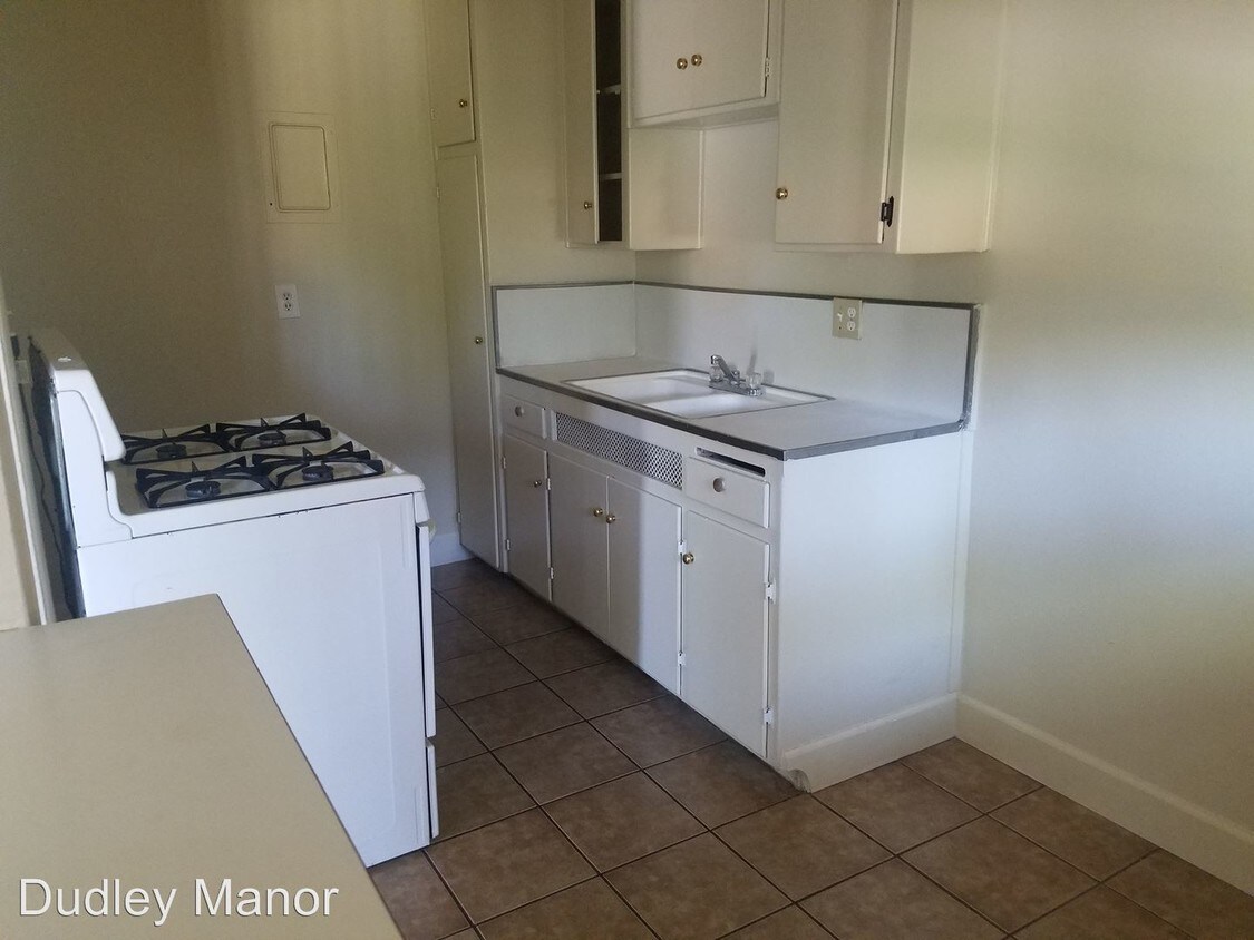 Foto del edificio - 766 S Dudley St