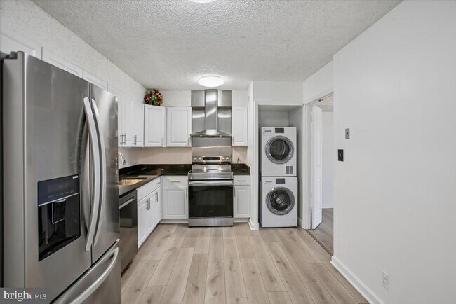 Foto del edificio - 3800 Powell Ln