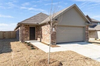 Building Photo - 1604 Oriole St