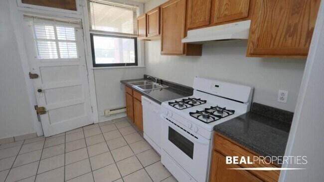 Foto del edificio - 2 bedroom in CHICAGO IL 60657