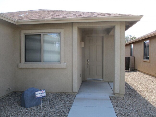 Building Photo - Family Friendly Home