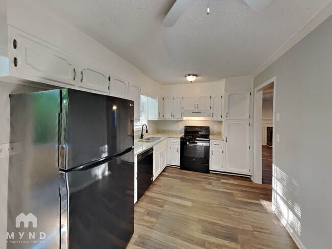 Building Photo - 1438 Cabin Hill Rd