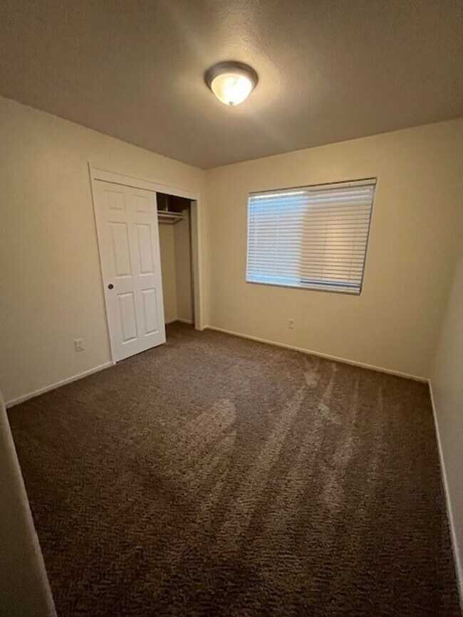 Building Photo - 3502 Southpass Dr