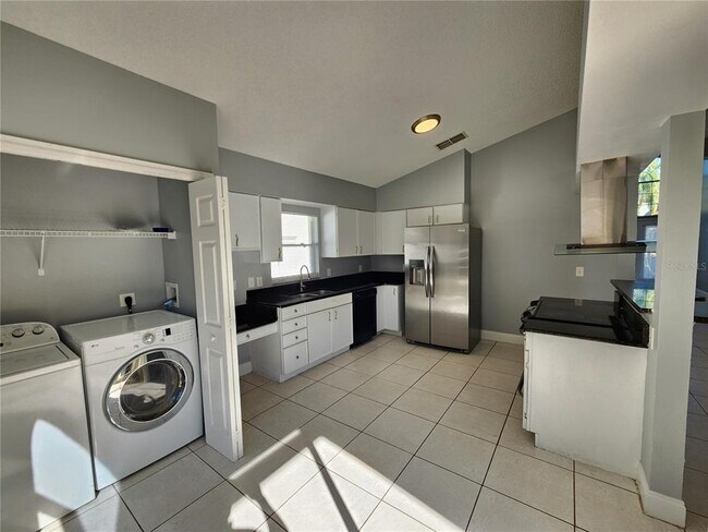 Building Photo - 12516 Britwell Ct