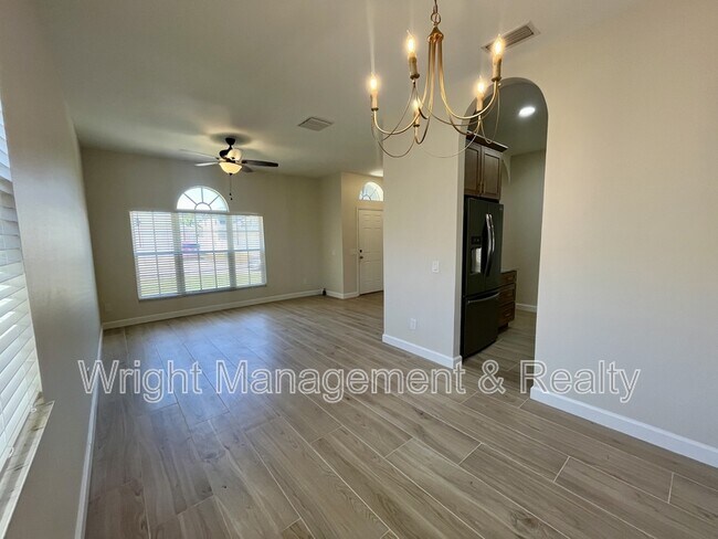Foto del edificio - 13552 Mere View Dr