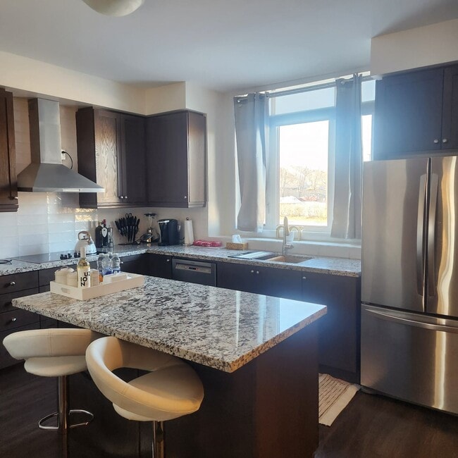 Building Photo - 8 Longshore Way