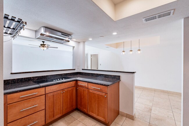 Foto del edificio - 6130 N 12th Way