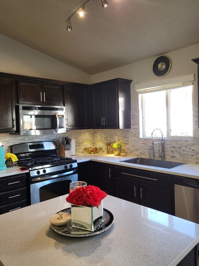 824 Palo Duro Dr, Bernalillo, NM 87004 House Rental in Bernalillo, NM