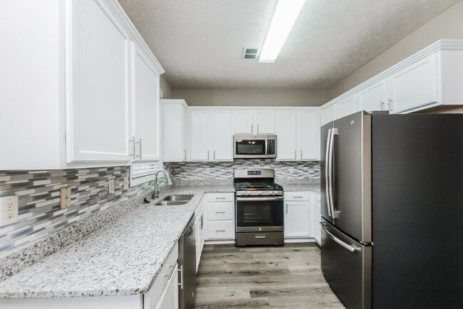 Foto del edificio - 7121 Silver Mine Crossing SE