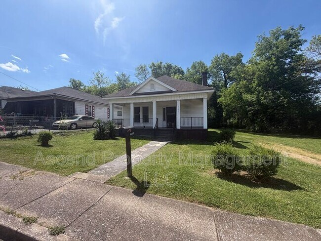 Photo - 2104 Laura St House