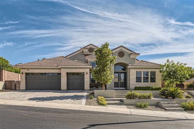 Building Photo - Stunning 4 Bedroom Home In Henderson Gated...