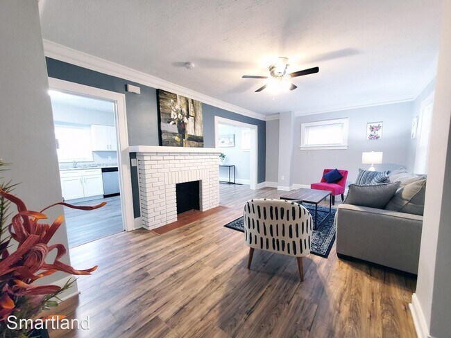 Building Photo - 3 br, 1 bath House - 13119 Rexwood Avenue
