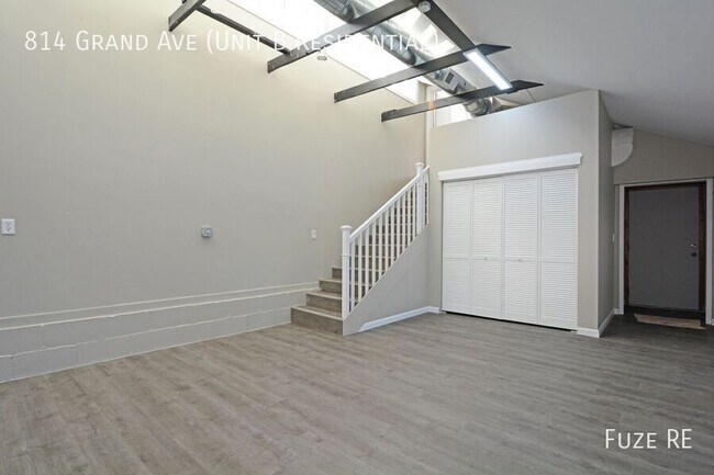 Foto del edificio - 814 Grand Ave