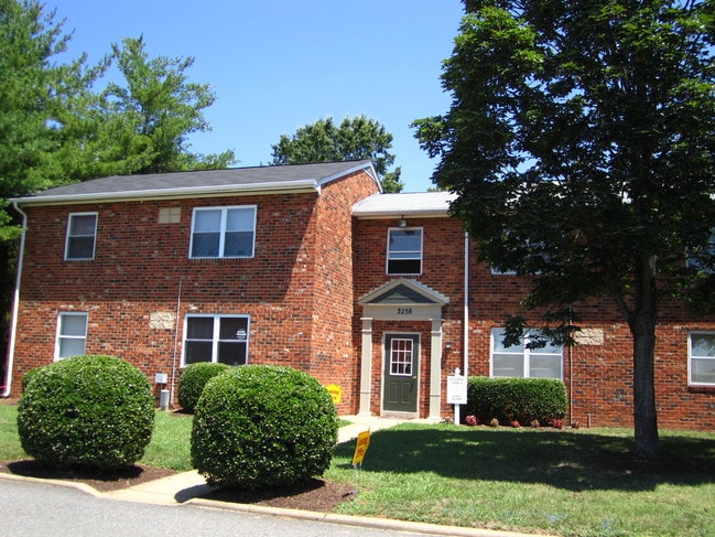 Building Photo - Brookmont