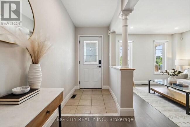 Building Photo - 70 Greenhalf Dr