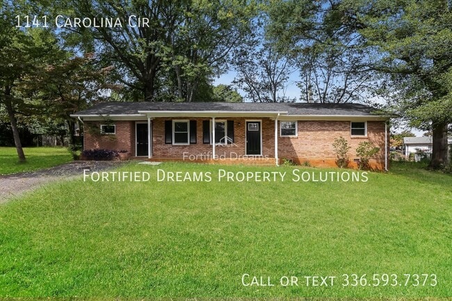 Building Photo - 1141 Carolina Cir