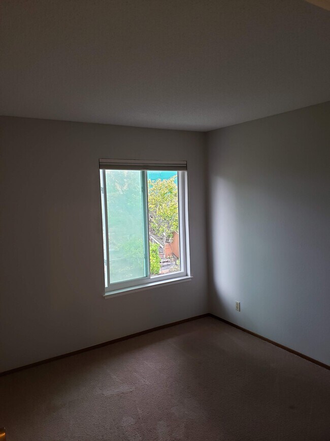 Building Photo - 2485 Wexford Ave