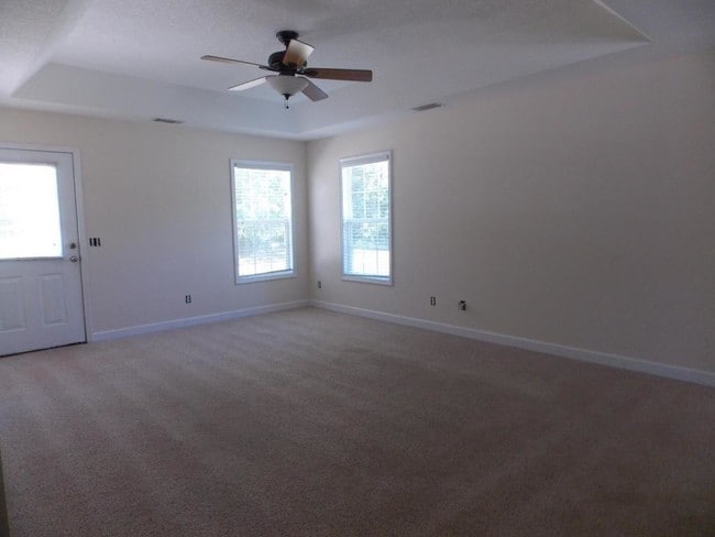 Building Photo - 305 Sterling Ct