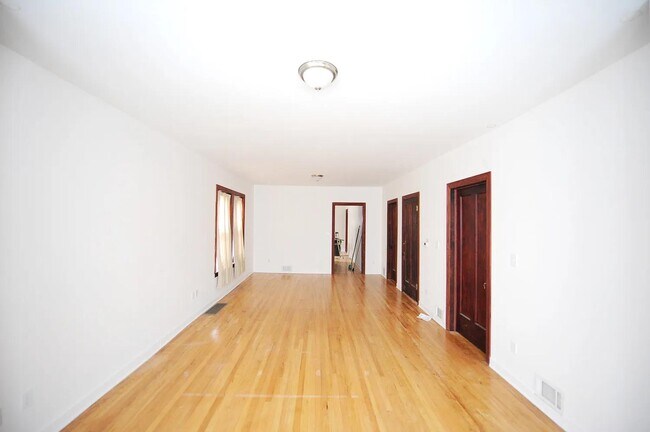 Foto del edificio - 2254 W Logan Blvd