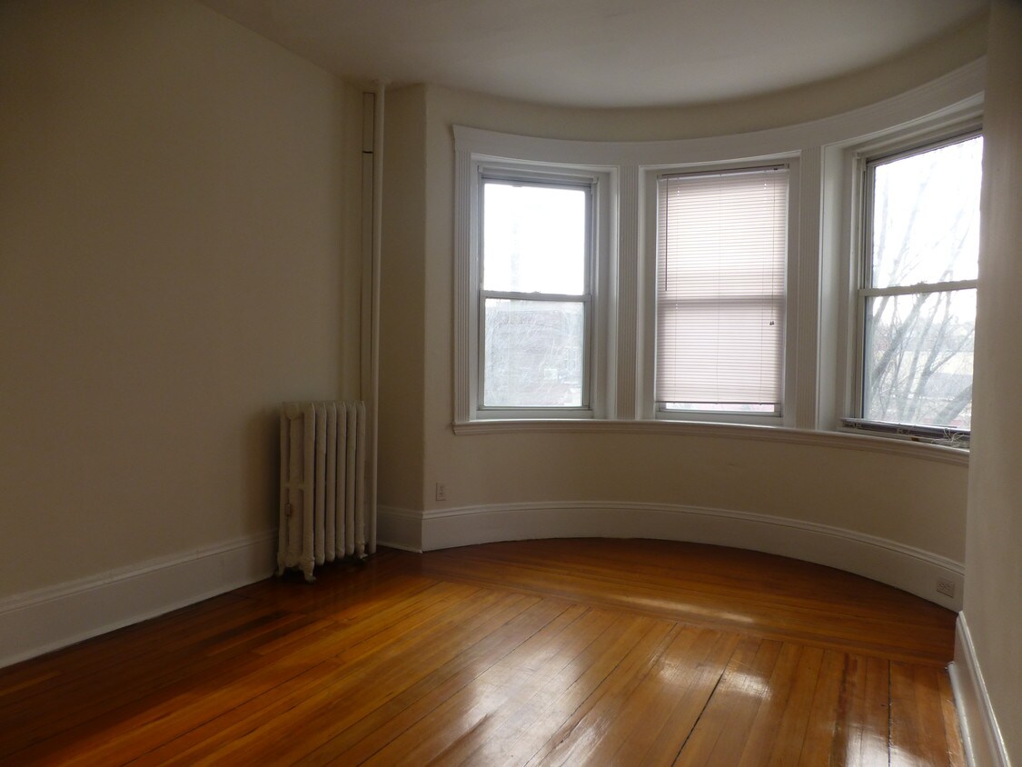 Primary Photo - 75 Brighton Ave