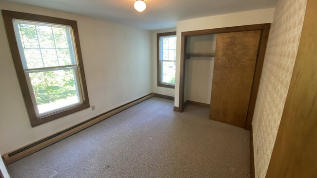 Building Photo - 193 S Main St