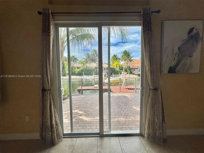 Foto del edificio - 1141 Waterside Ln