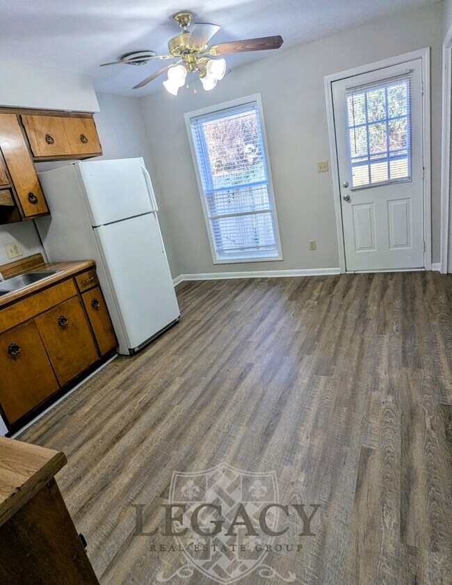 Foto del edificio - 1034 Brookview Dr
