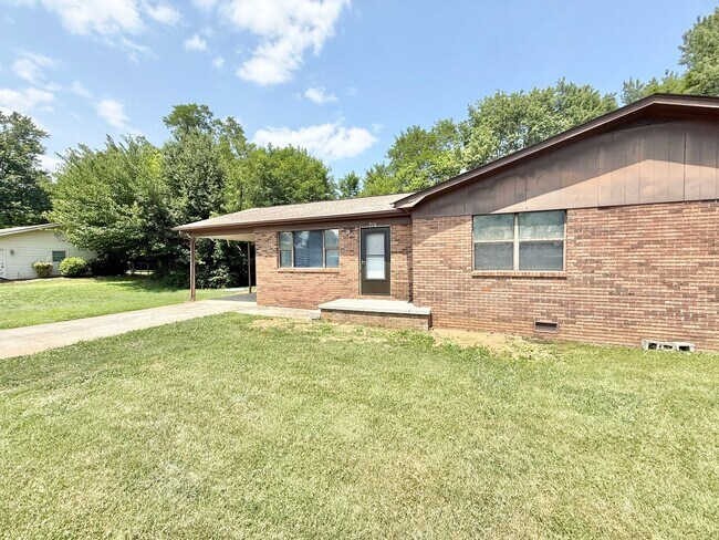 Foto del edificio - 916 Brentwood Dr