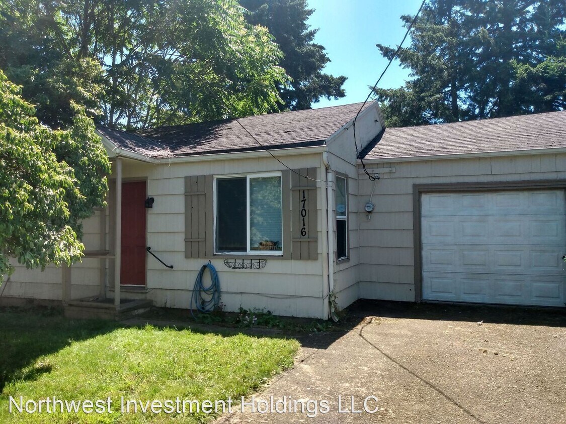 Primary Photo - 2 br, 1 bath House - 17016 E Burnside Street