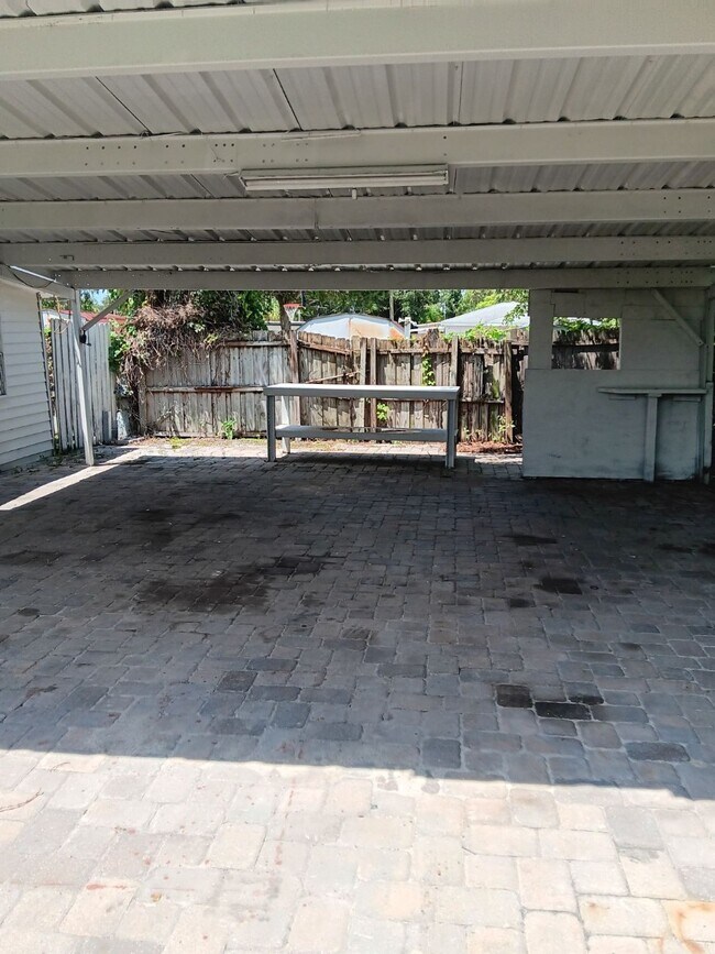 Foto del edificio - 8212 48th Ave N