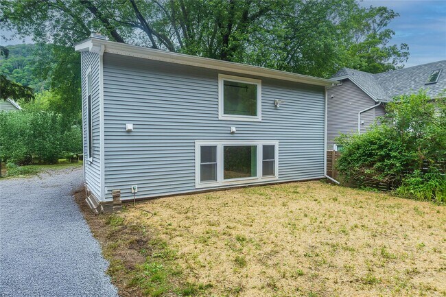 Building Photo - 208 Old Rte 22