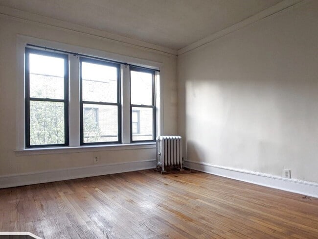 Building Photo - 2332 N Spaulding Ave