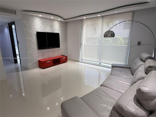 Foto del edificio - 3161 S Ocean Dr