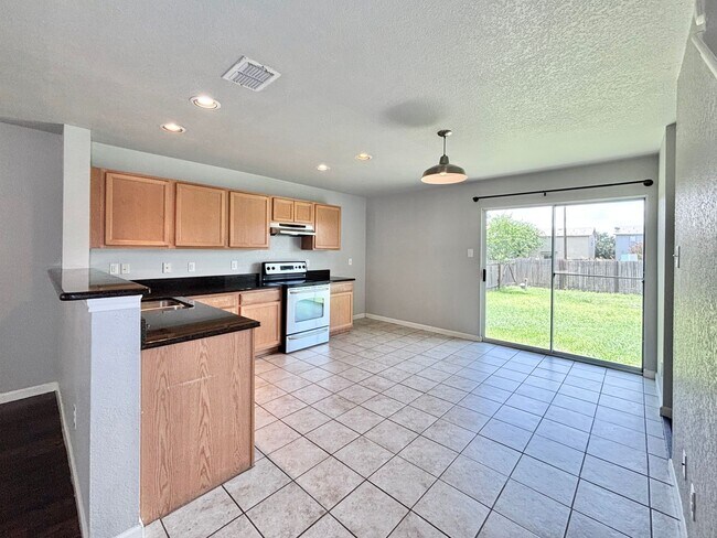 Foto del edificio - Beautiful 2-Story Home in Mustang Valley!