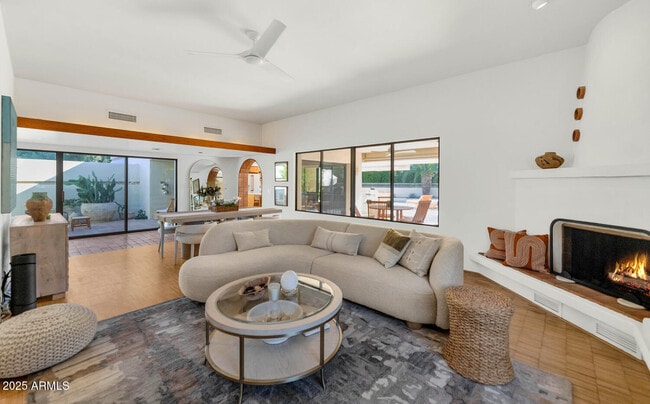 Foto del edificio - 9447 E Calle De Valle Dr