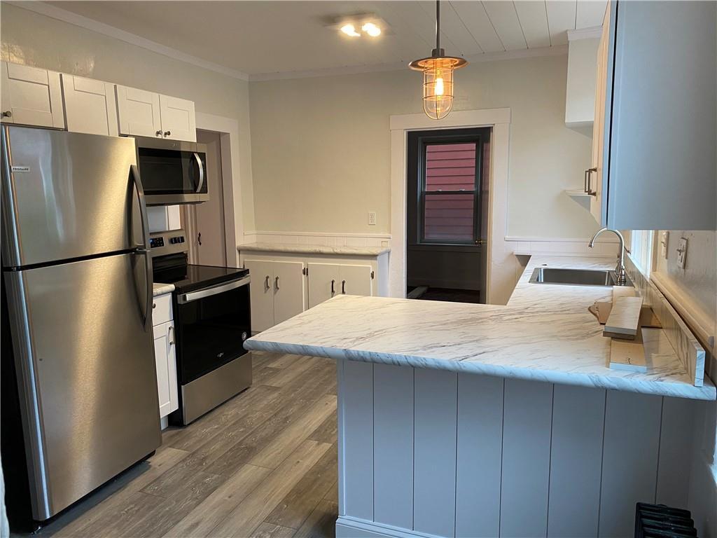 8 Braman St, Newport, RI 02840 Apartment for Rent in Newport, RI