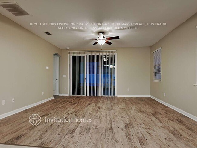 Foto del edificio - 15522 Turkoman Cir