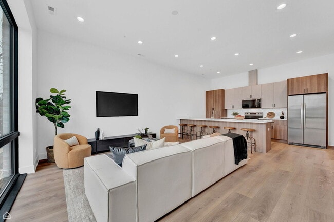 Foto del edificio - 1621 W 13th St