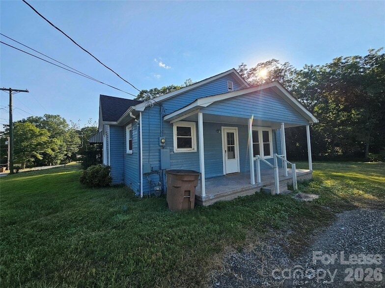 Building Photo - 824 Hamrick St