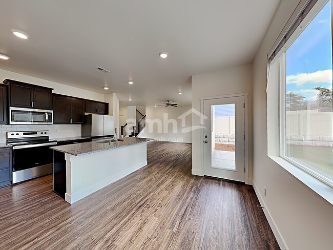 Foto del edificio - 1618 194th St E