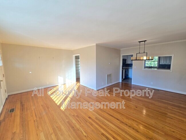 Building Photo - 3409 Alta Vista Dr