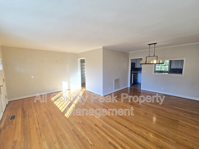 Foto del edificio - 3409 Alta Vista Dr