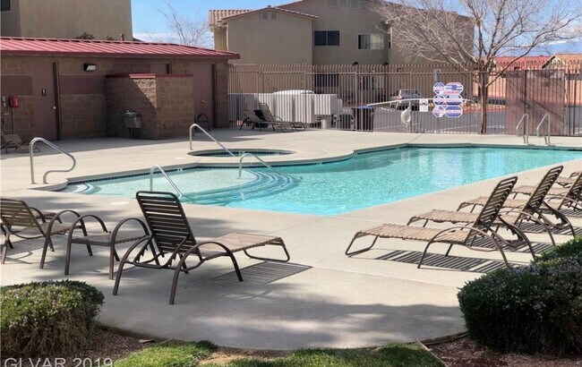 9 - 85 Falcon Feather Way