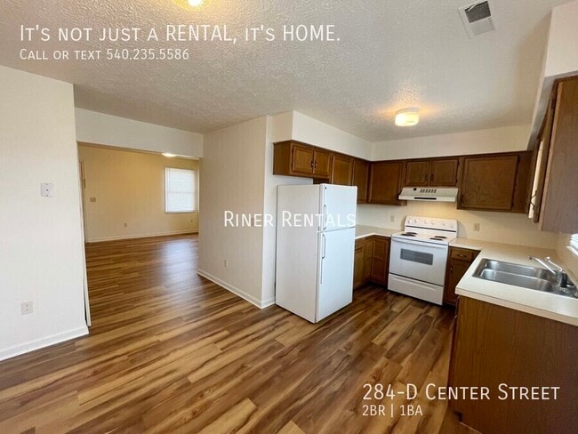 Building Photo - 284-D Center Street-
