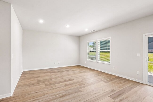 Building Photo - 412 Southland Dr