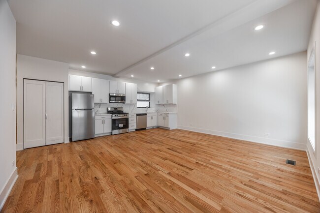 Building Photo - 652 W Gordon Ter