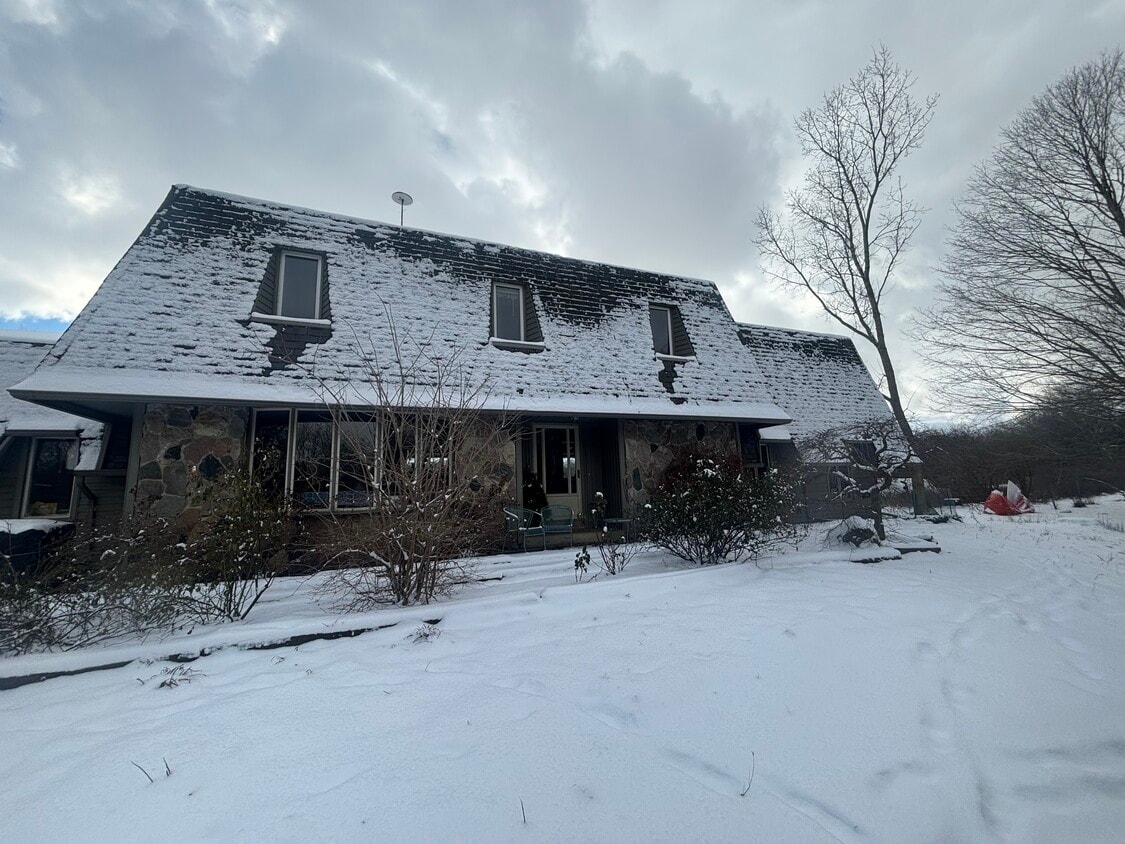 Photos coming soon - 427 Harter St